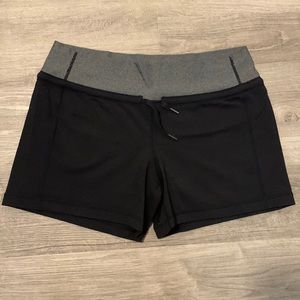 Sz 10 Lululemon shorts